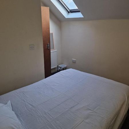 Cozzy 2 Roooms With 2 Beds Hotel Bradford  Exterior photo