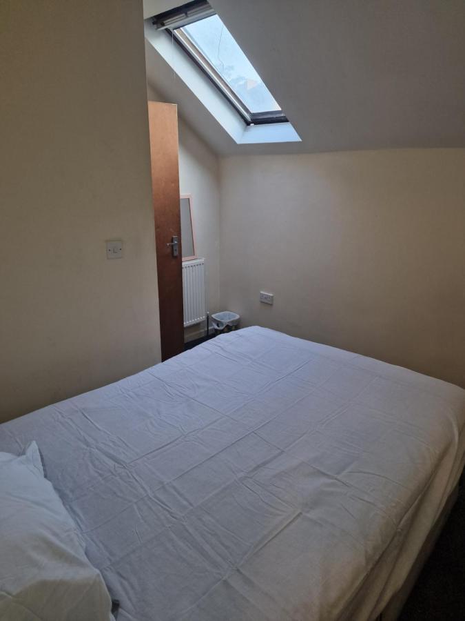 Cozzy 2 Roooms With 2 Beds Hotel Bradford  Exterior photo